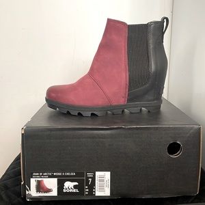 Sorel, Joan of Artic, Wedge Boot, Size 7, worn few times.
